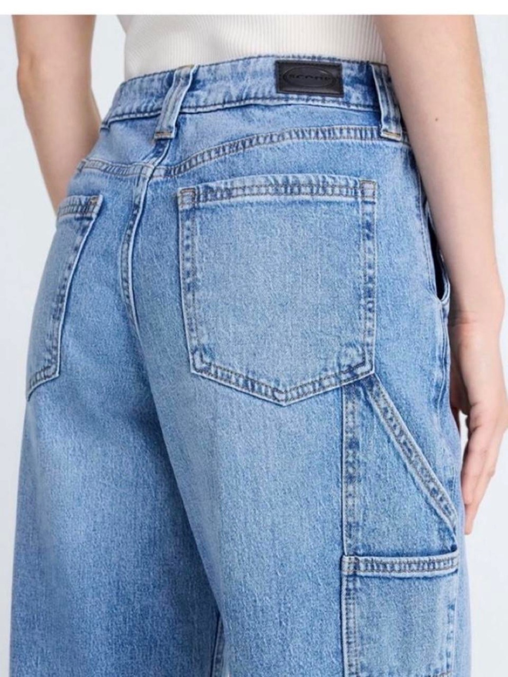 Relaxed Boyfriend Carpenter Jeans in Light Blue - Women